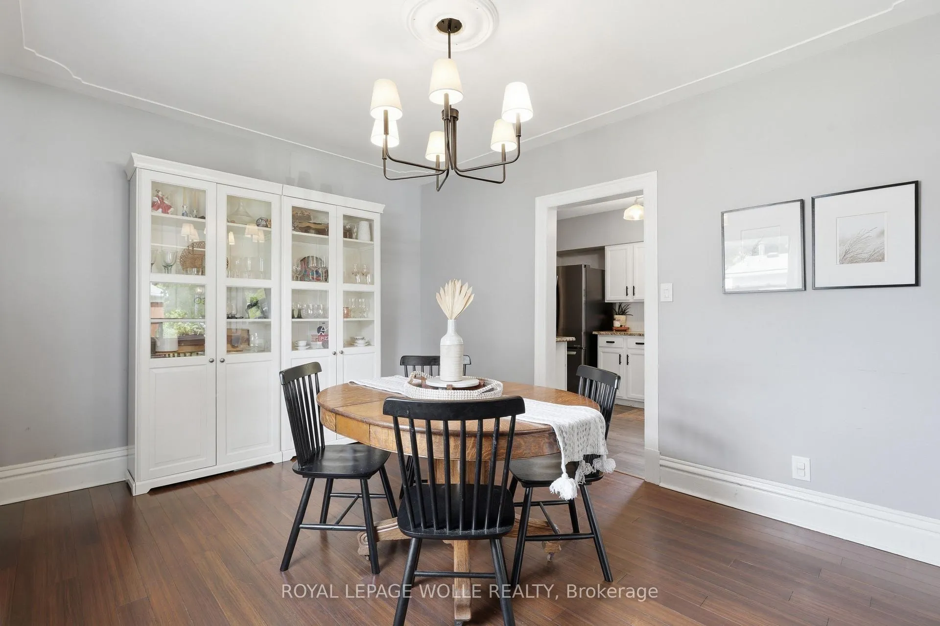 Photo 10 of 439 Westminster Drive S, Cambridge — HOMEH
