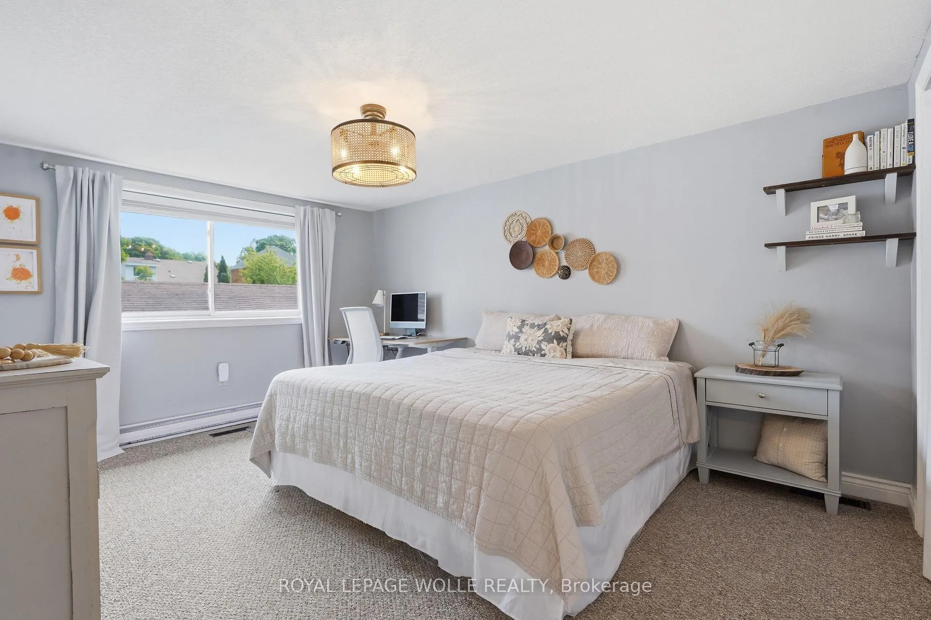 Photo 14 of 439 Westminster Drive S, Cambridge — HOMEH