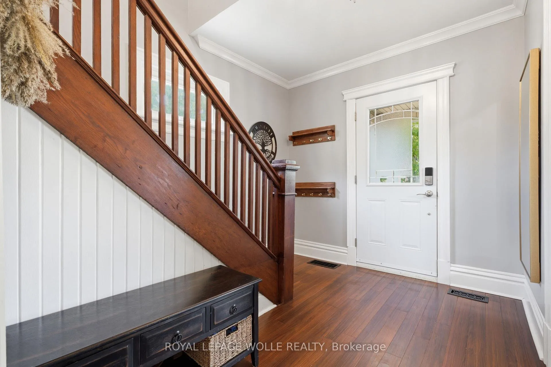 Photo 20 of 439 Westminster Drive S, Cambridge — HOMEH