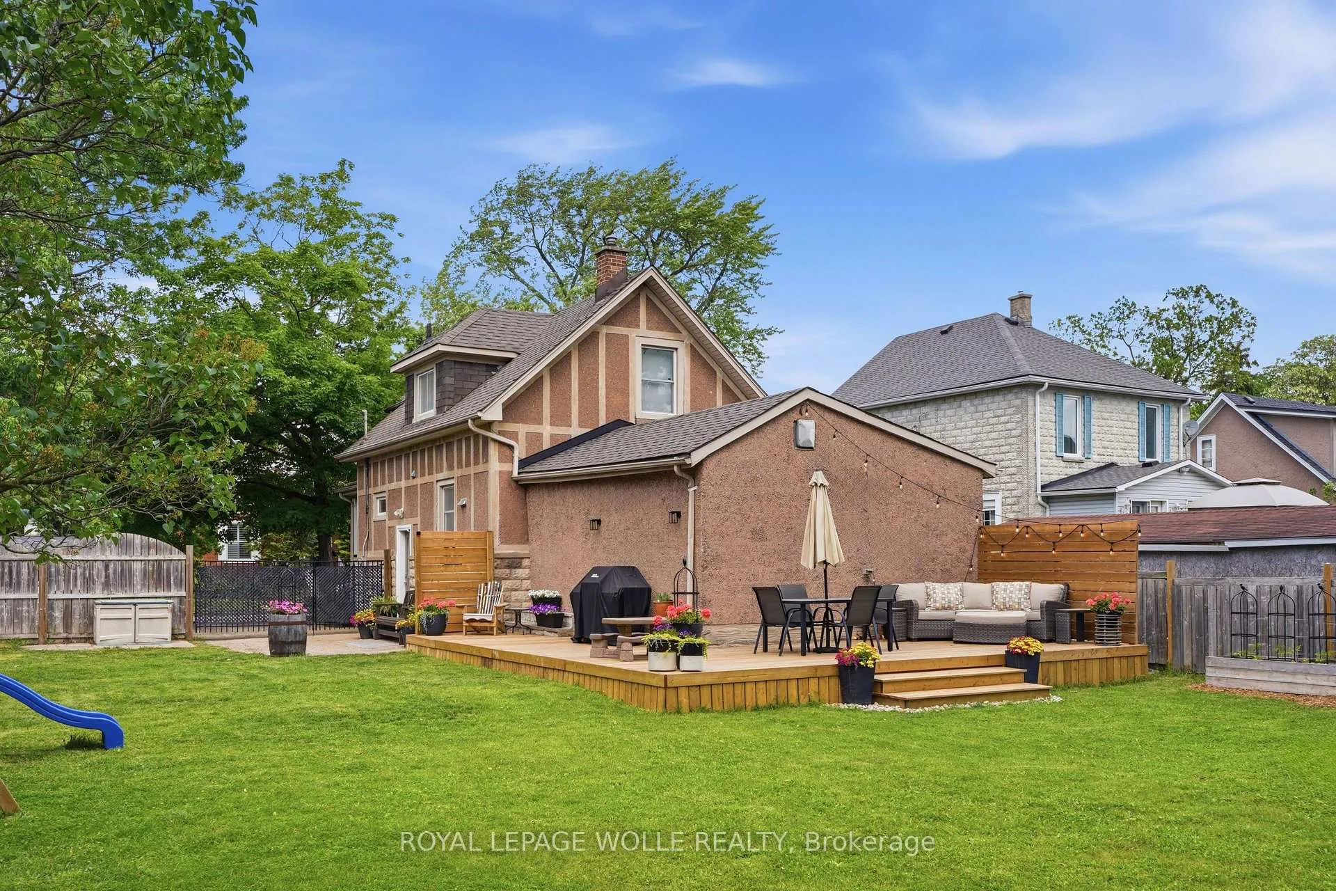 Photo 32 of 439 Westminster Drive S, Cambridge — HOMEH