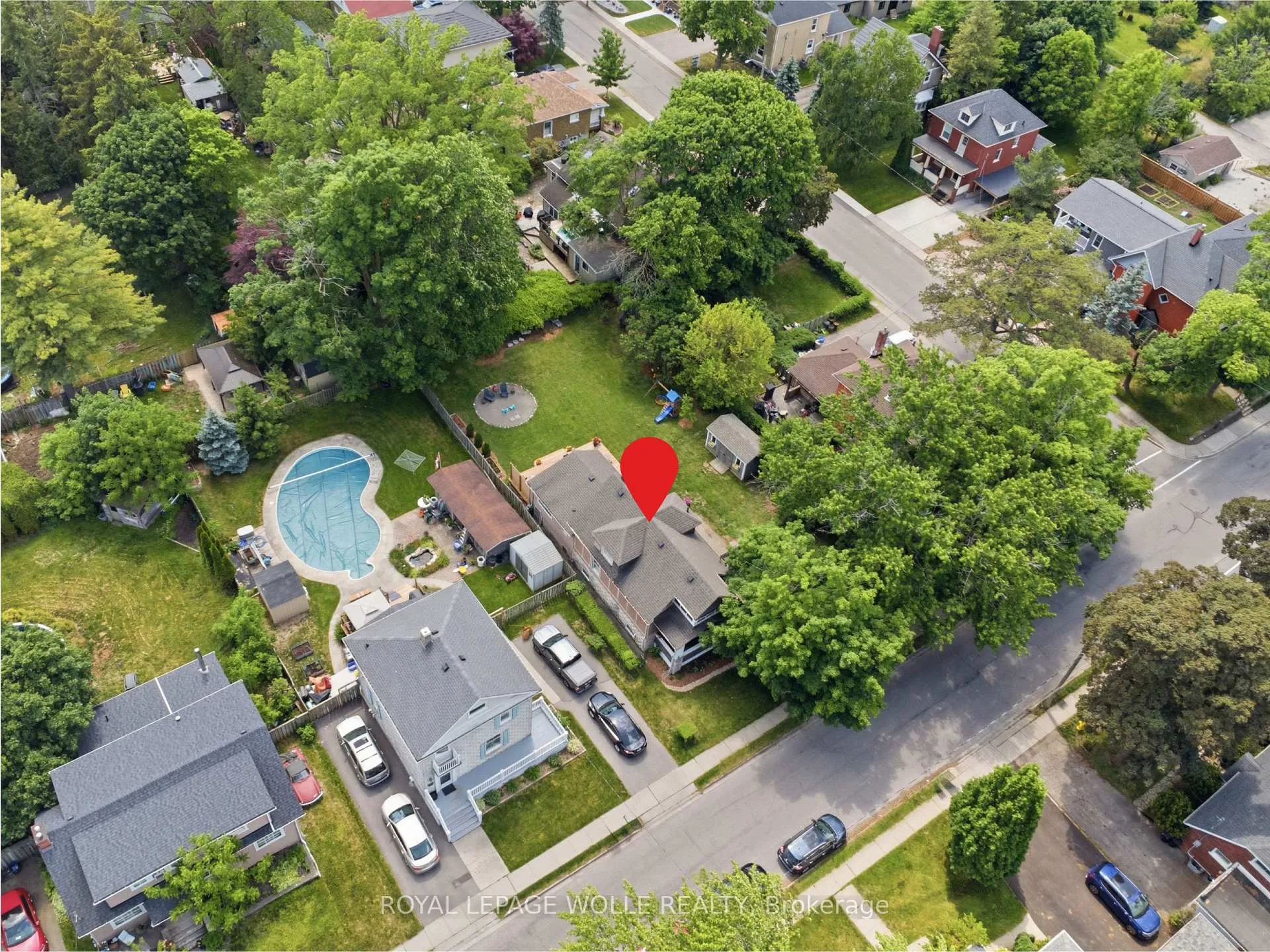 Photo 41 of 439 Westminster Drive S, Cambridge — HOMEH