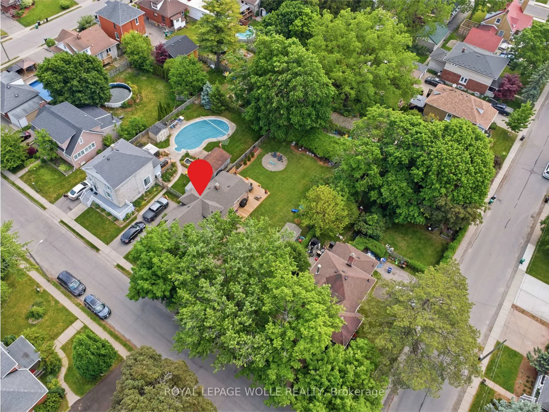 Photo 42 of 439 Westminster Drive S, Cambridge — HOMEH