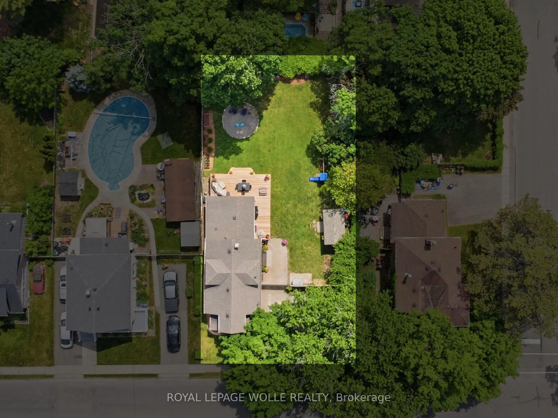 Photo 44 of 439 Westminster Drive S, Cambridge — HOMEH