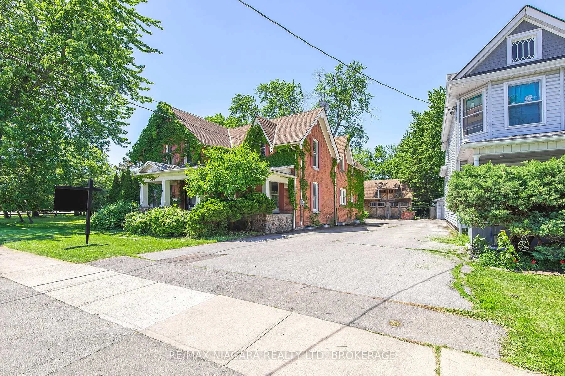 Photo 2 of 518 King Street, Port Colborne, Main Street — HOMEH