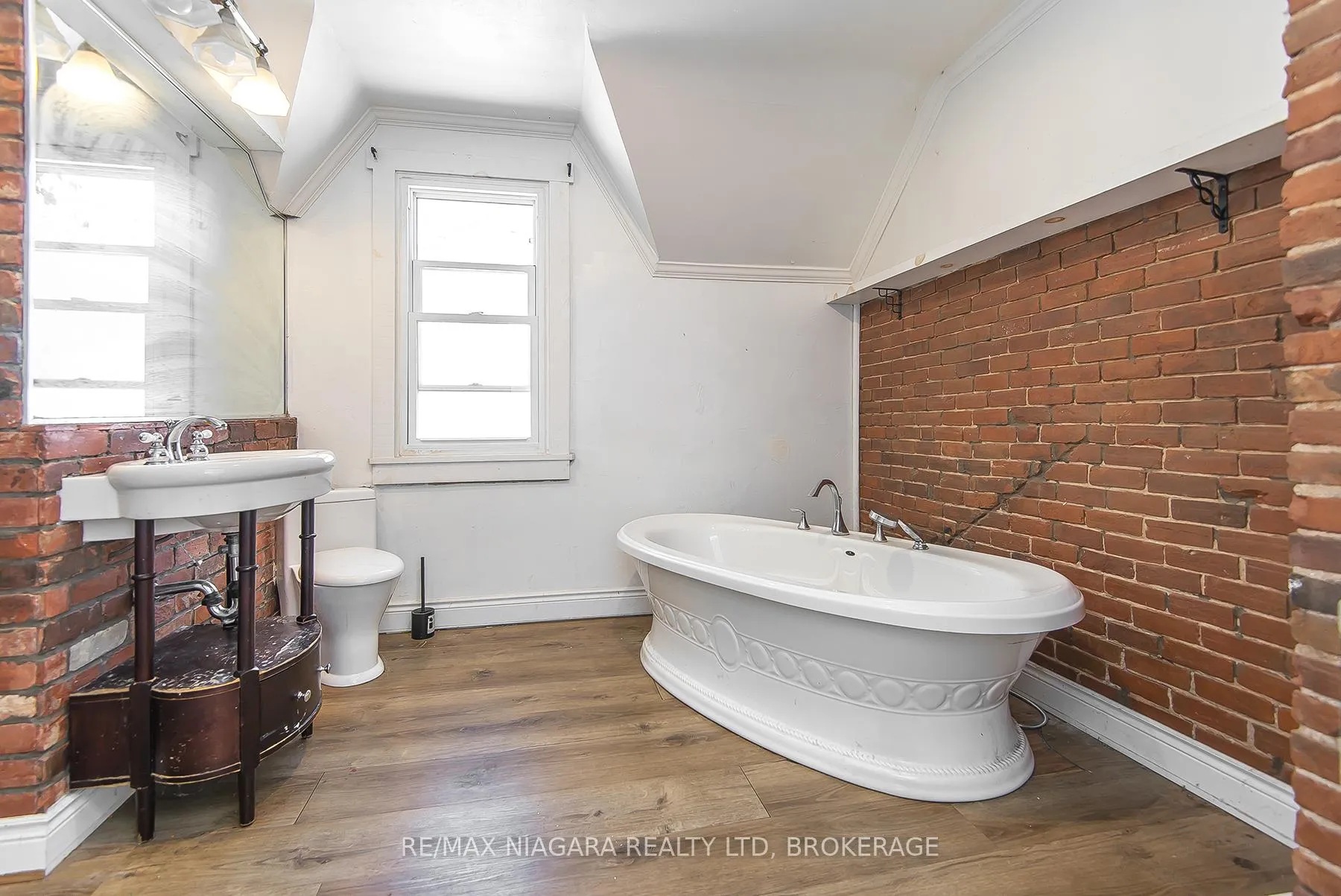 Photo 21 of 518 King Street, Port Colborne, Main Street — HOMEH