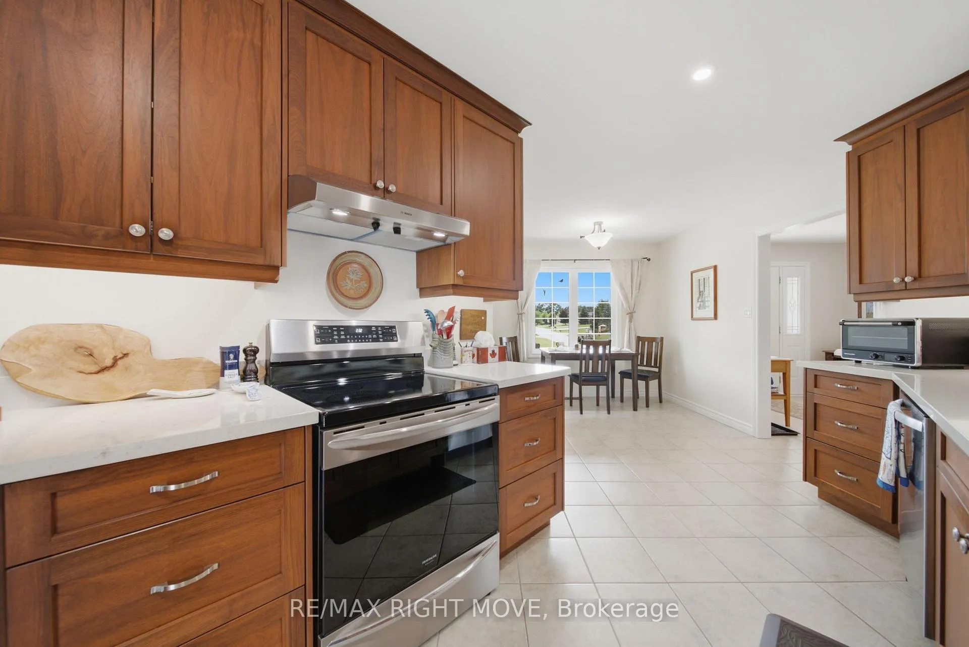 Photo 11 of 4700 Zachary Crescent, Ramara, Atherley — HOMEH