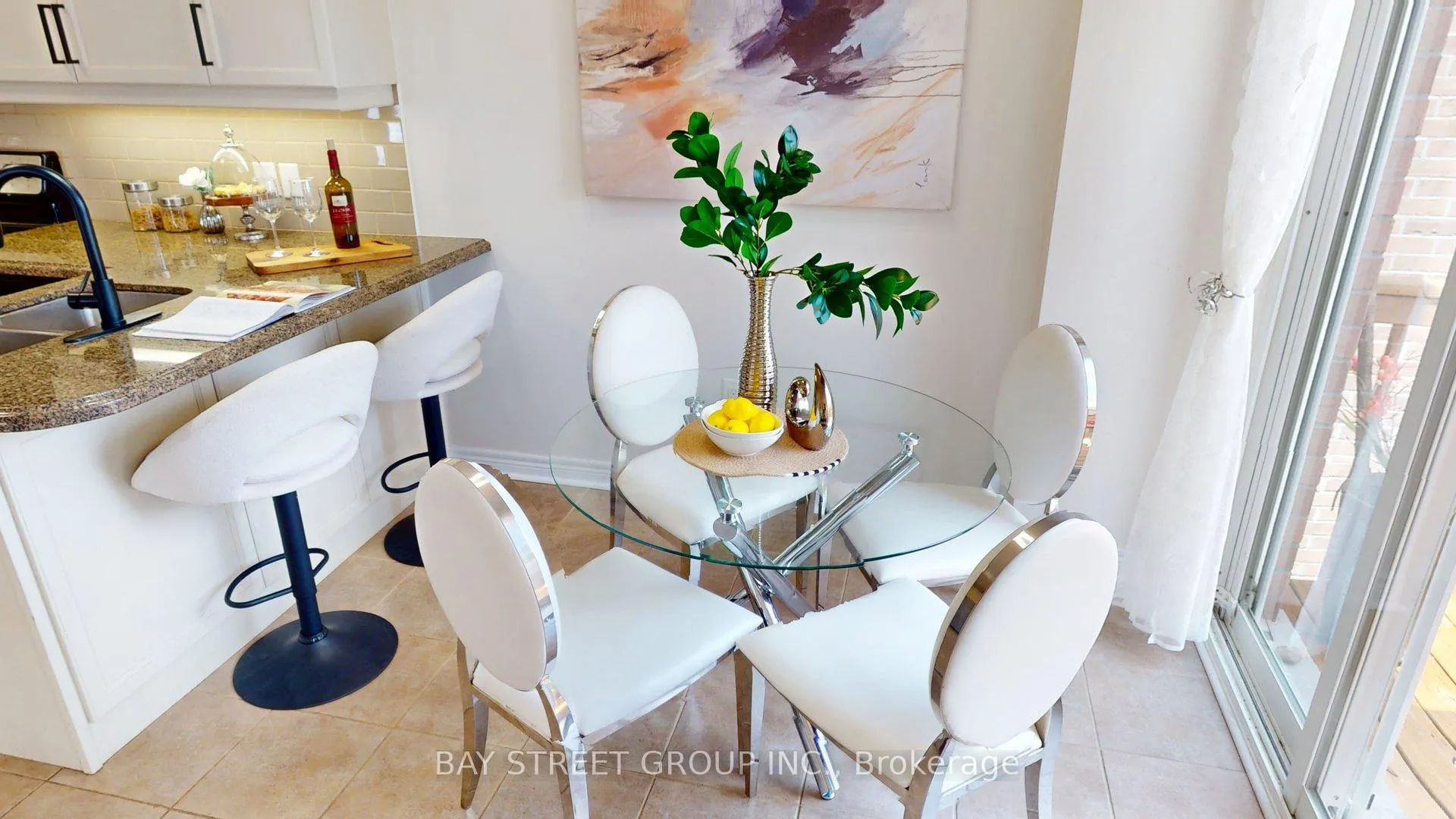 Photo 8 of 311 Oberfrick Avenue, Vaughan, Patterson — HOMEH