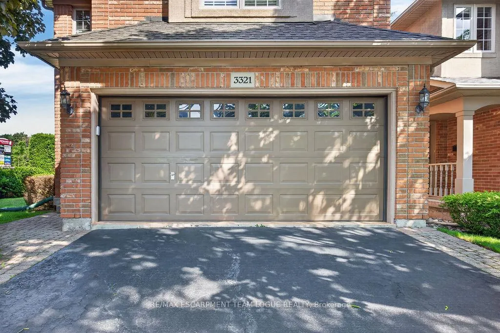 Photo 3 of 3321 Edgewood Place, Burlington, Palmer — HOMEH
