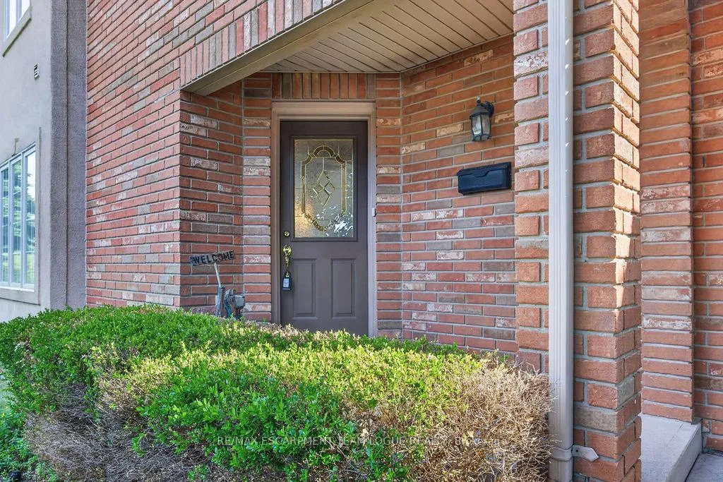 Photo 4 of 3321 Edgewood Place, Burlington, Palmer — HOMEH