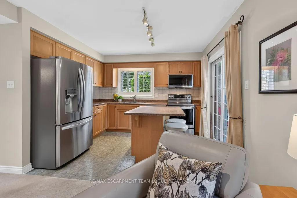 Photo 12 of 3321 Edgewood Place, Burlington, Palmer — HOMEH