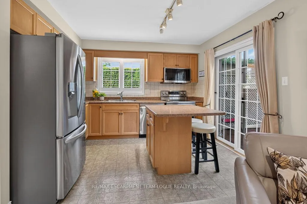Photo 13 of 3321 Edgewood Place, Burlington, Palmer — HOMEH