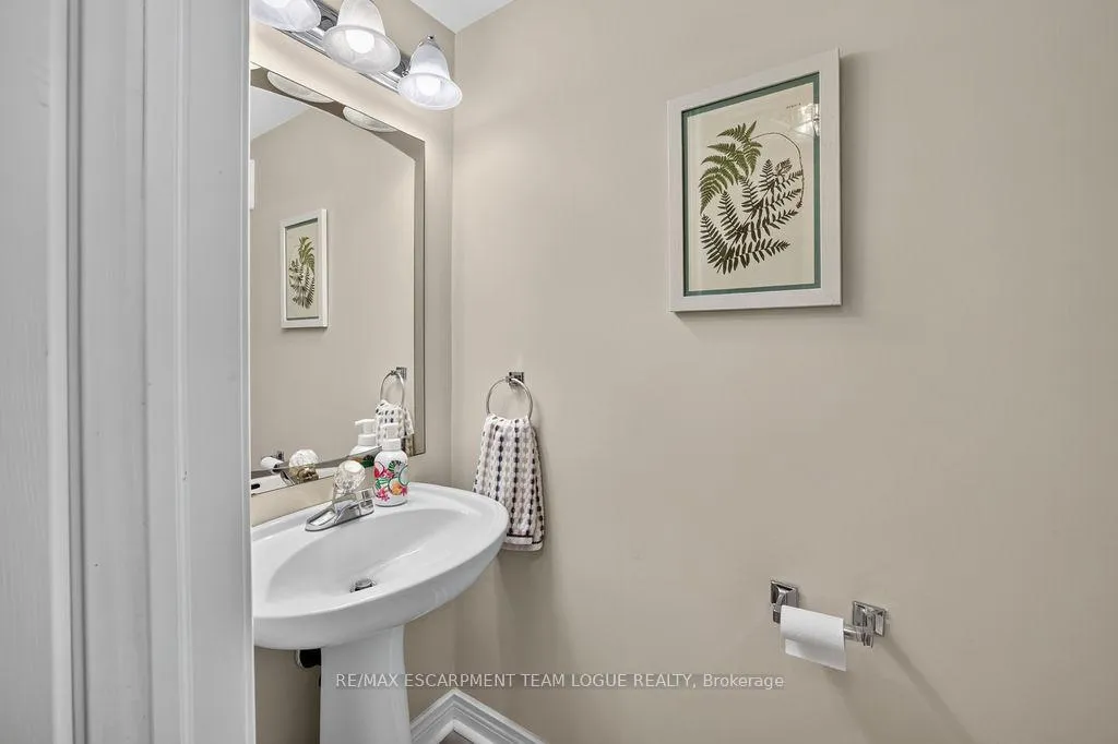 Photo 16 of 3321 Edgewood Place, Burlington, Palmer — HOMEH