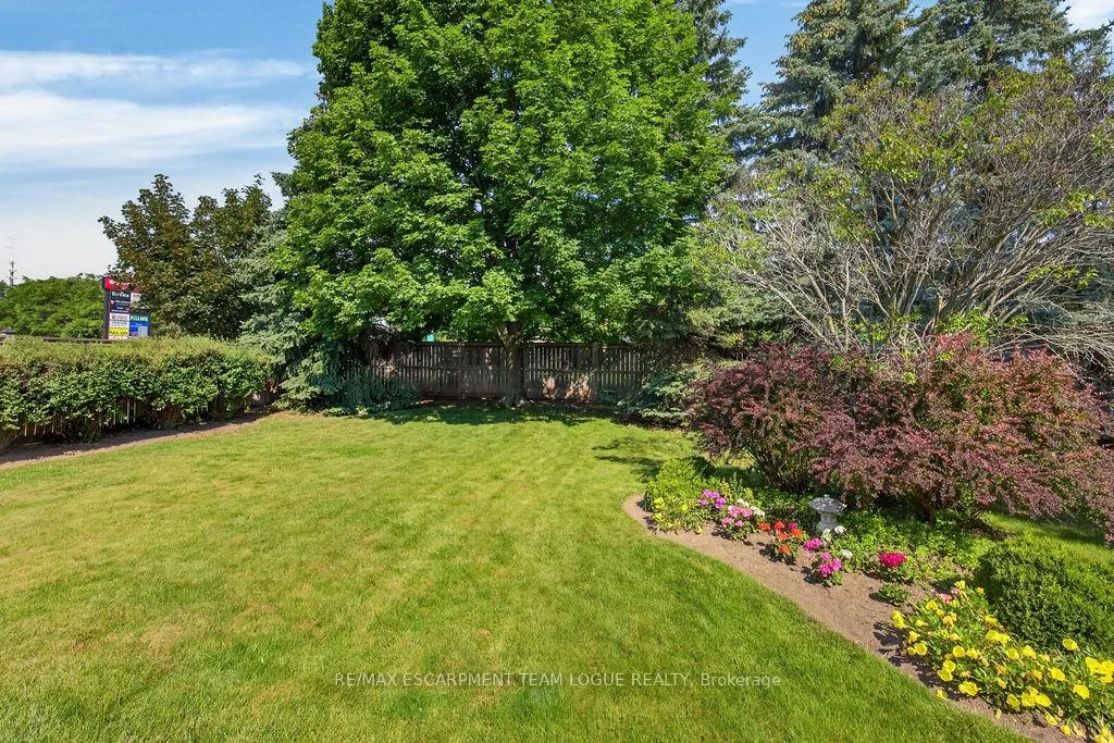 Photo 33 of 3321 Edgewood Place, Burlington, Palmer — HOMEH