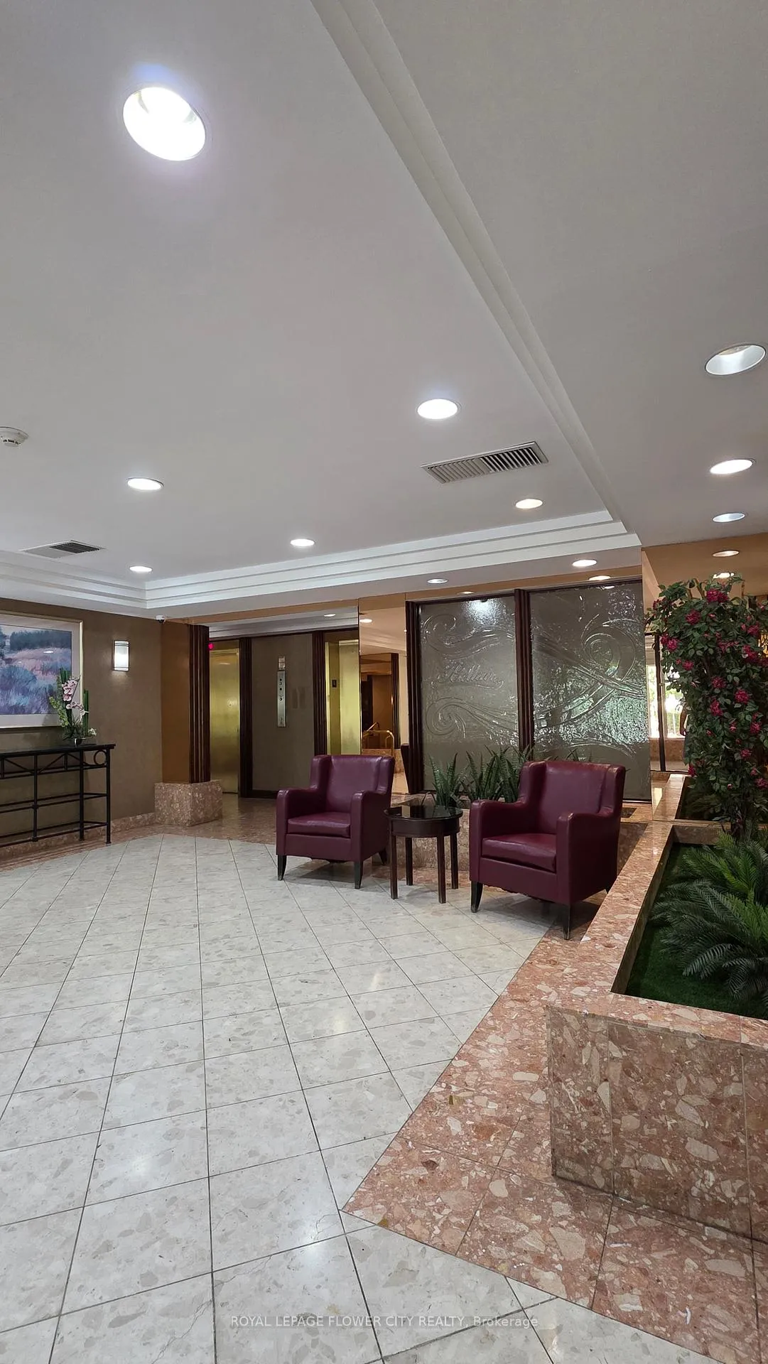 Photo 5 of Unit 1408, 24 Hanover Road, Brampton, Queen Street Corridor — HOMEH
