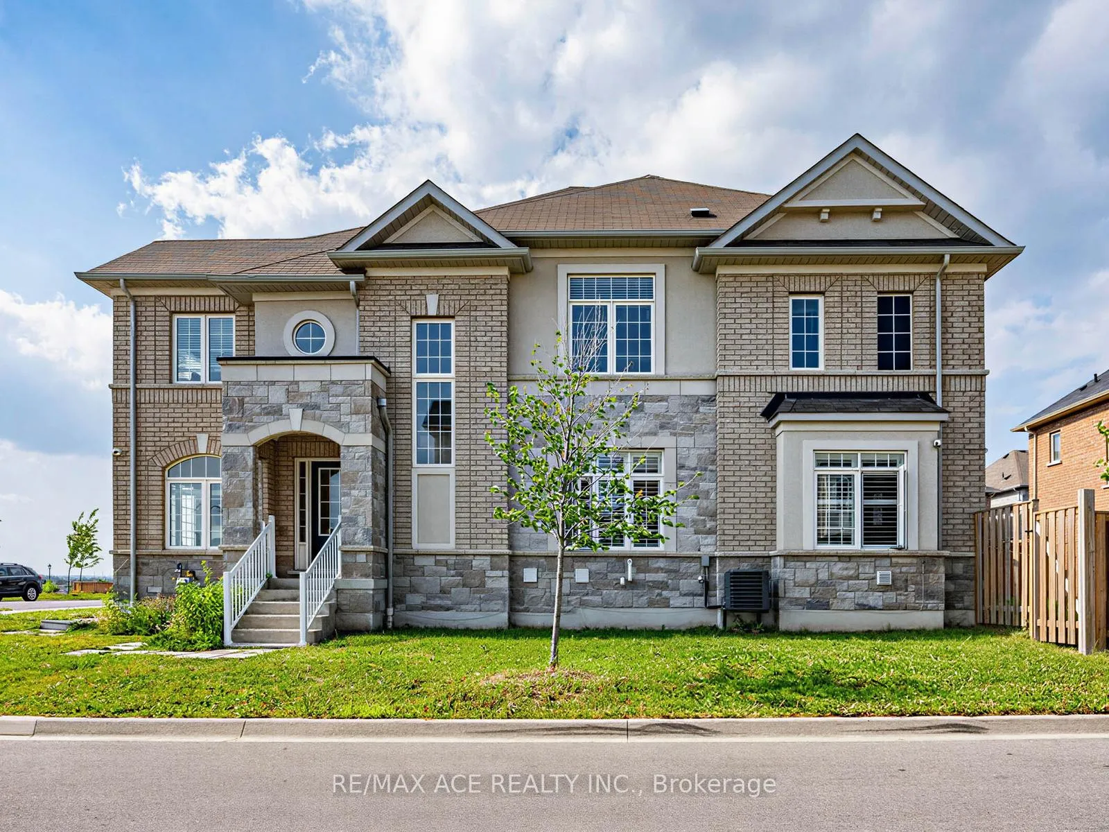 Front of 35 Turnerbury Avenue