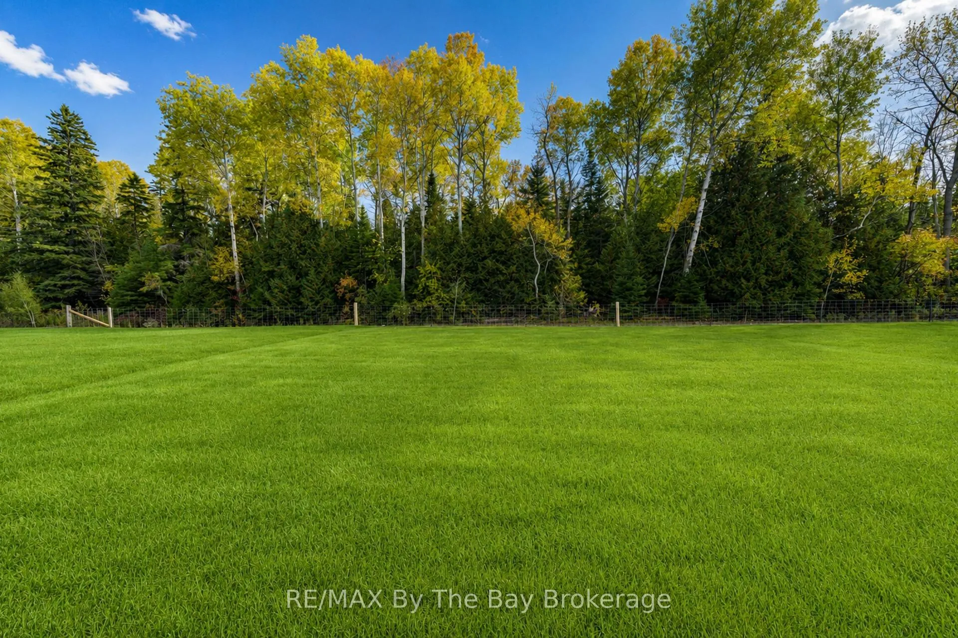 Photo 3 of 3 Misty Ridge Road, Wasaga Beach — HOMEH