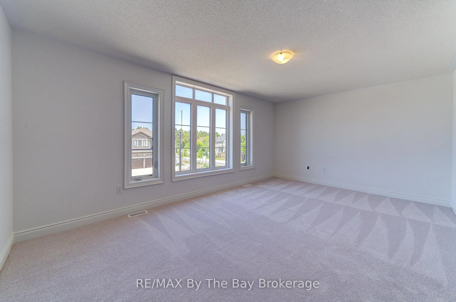Photo 19 of 3 Misty Ridge Road, Wasaga Beach — HOMEH