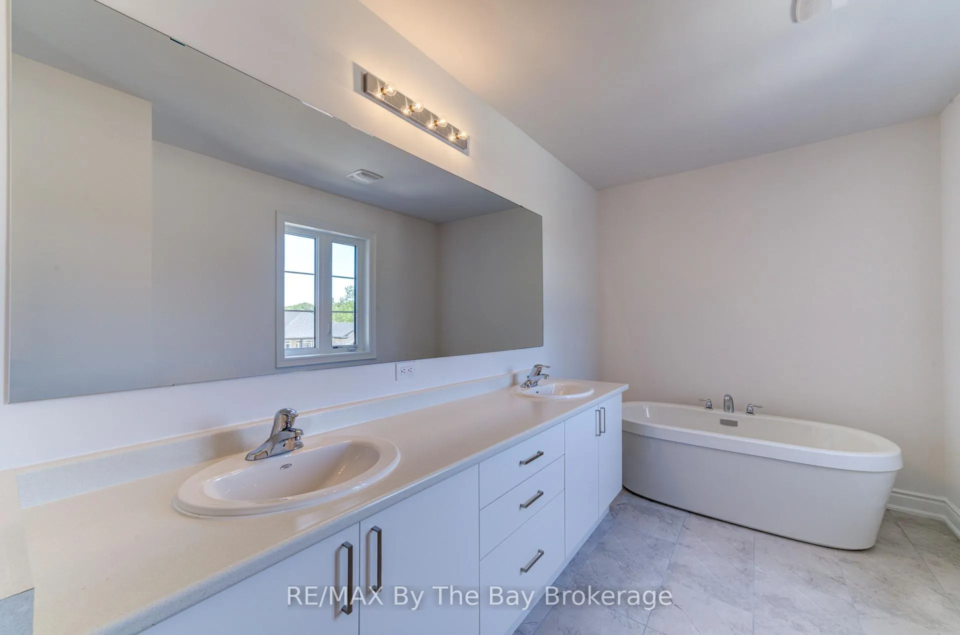 Photo 22 of 3 Misty Ridge Road, Wasaga Beach — HOMEH