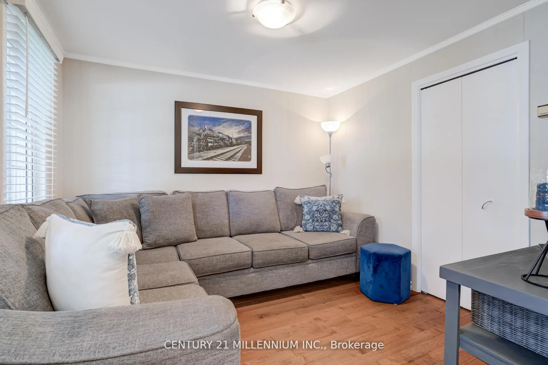 Photo 6 of 20 Alderway Avenue, Brampton, Brampton South — HOMEH