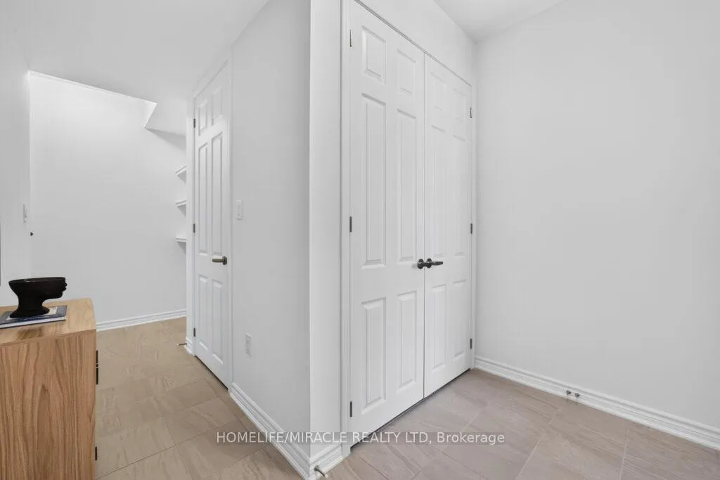 Photo 5 of Unit 76, 1317 Leriche Way, Milton, Bowes — HOMEH