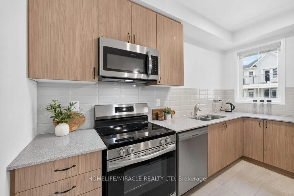 Photo 14 of Unit 76, 1317 Leriche Way, Milton, Bowes — HOMEH