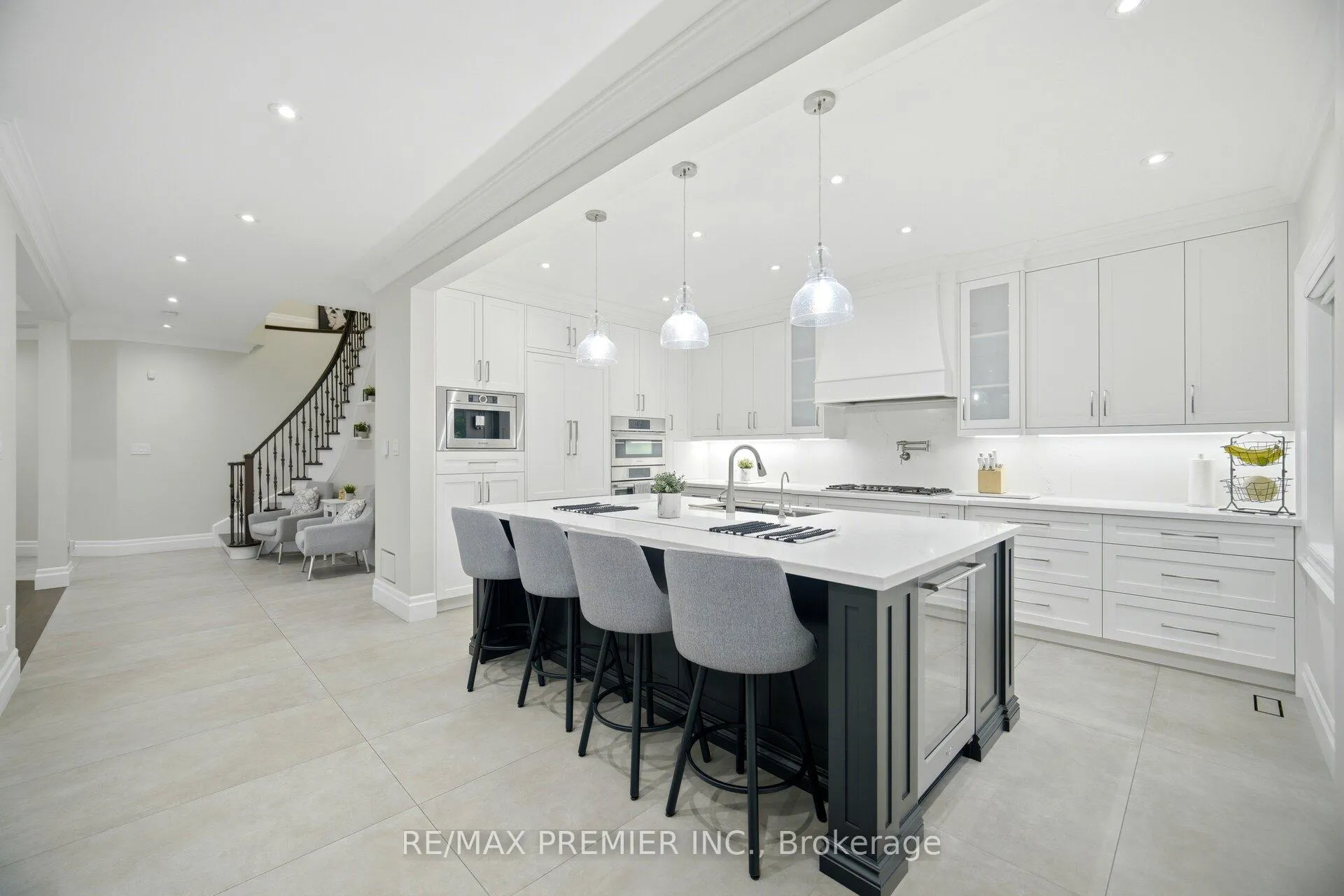 Photo 9 of 25 Andrew Hill Drive, Vaughan, Vellore Village — HOMEH