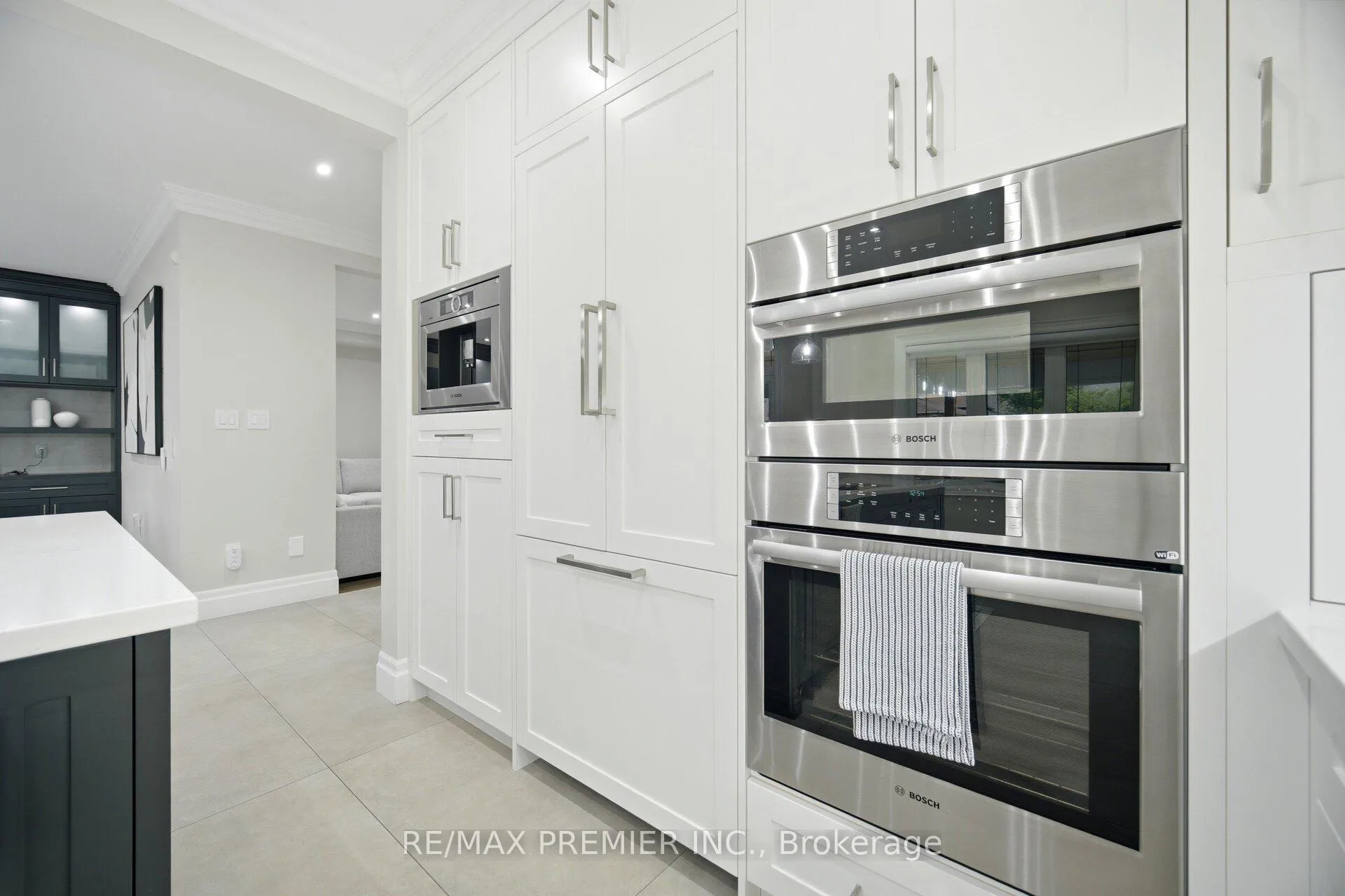 Photo 12 of 25 Andrew Hill Drive, Vaughan, Vellore Village — HOMEH
