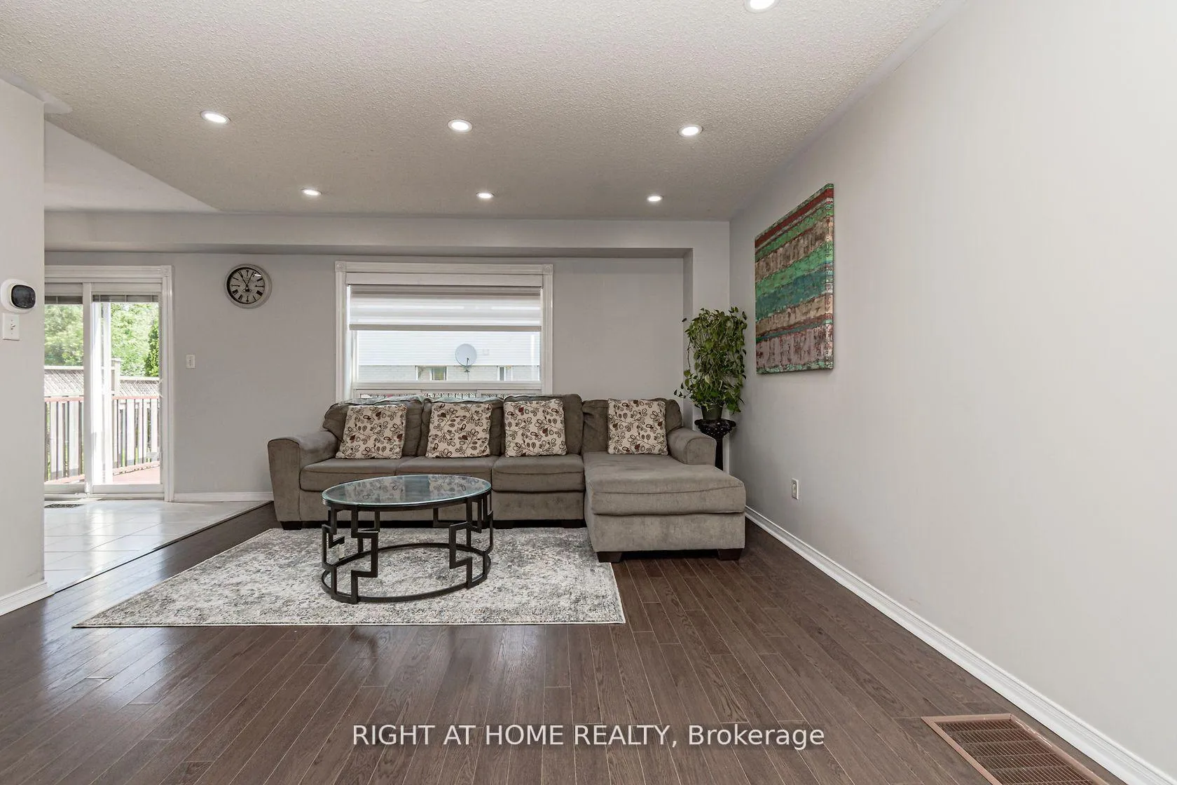 Photo 2 of 2084 White Dove Circle, Oakville, West Oak Trails — HOMEH