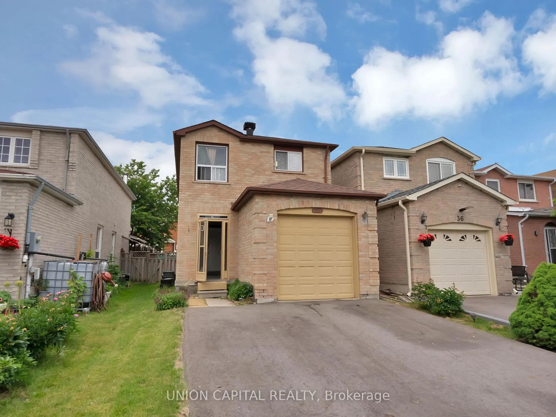 Photo 1 of 34 Timbers Circle, Markham, Milliken Mills East — HOMEH