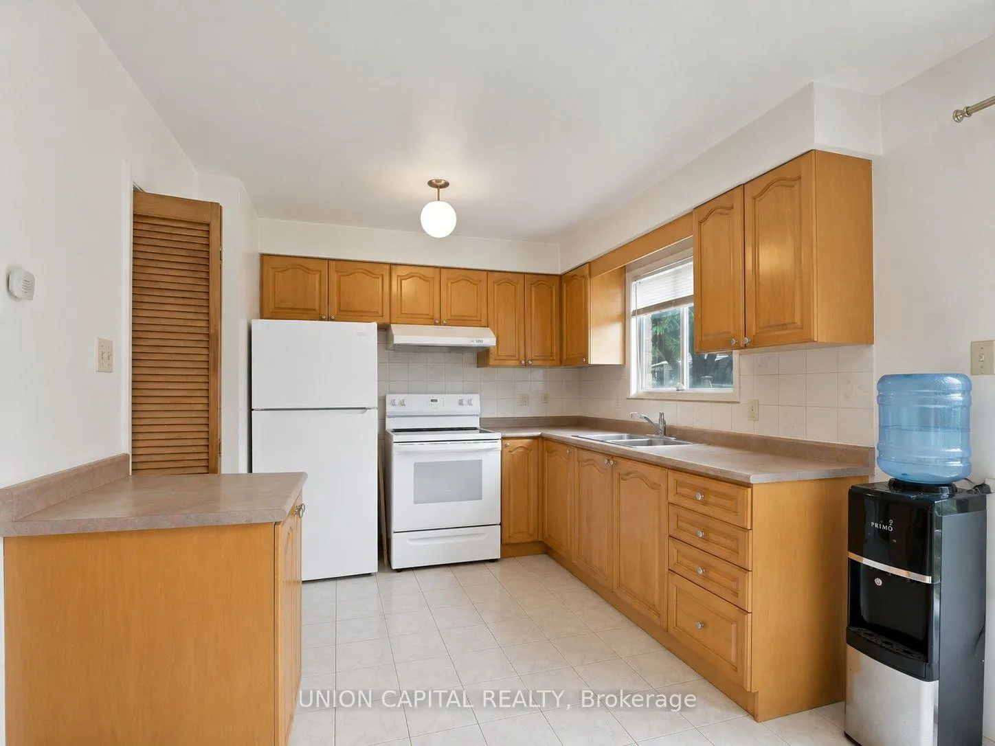 Photo 5 of 34 Timbers Circle, Markham, Milliken Mills East — HOMEH