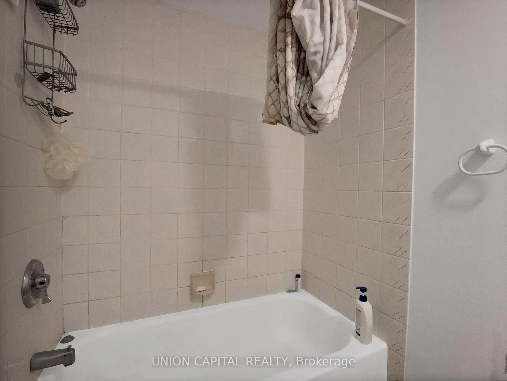 Photo 17 of 34 Timbers Circle, Markham, Milliken Mills East — HOMEH