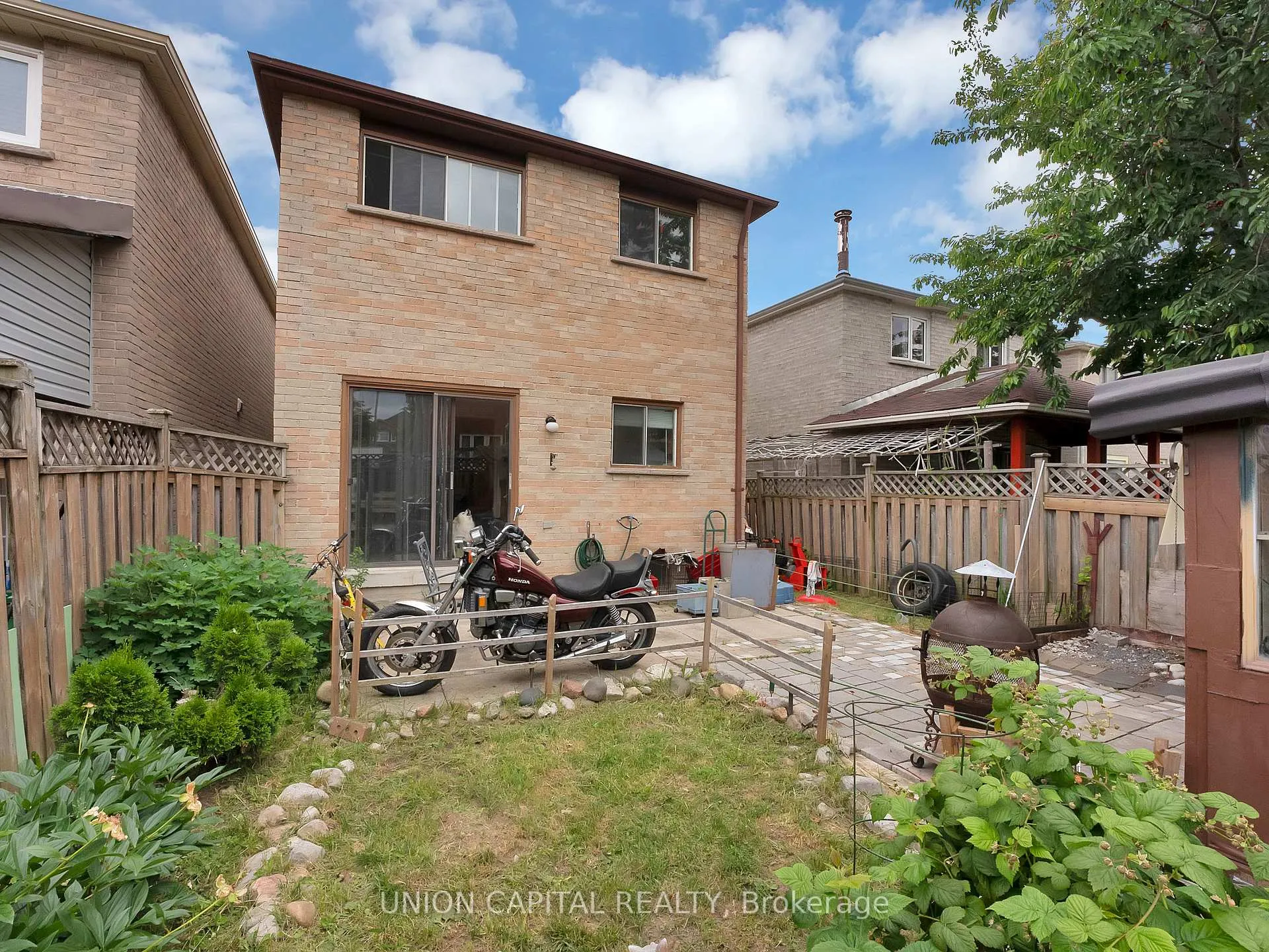 Photo 19 of 34 Timbers Circle, Markham, Milliken Mills East — HOMEH