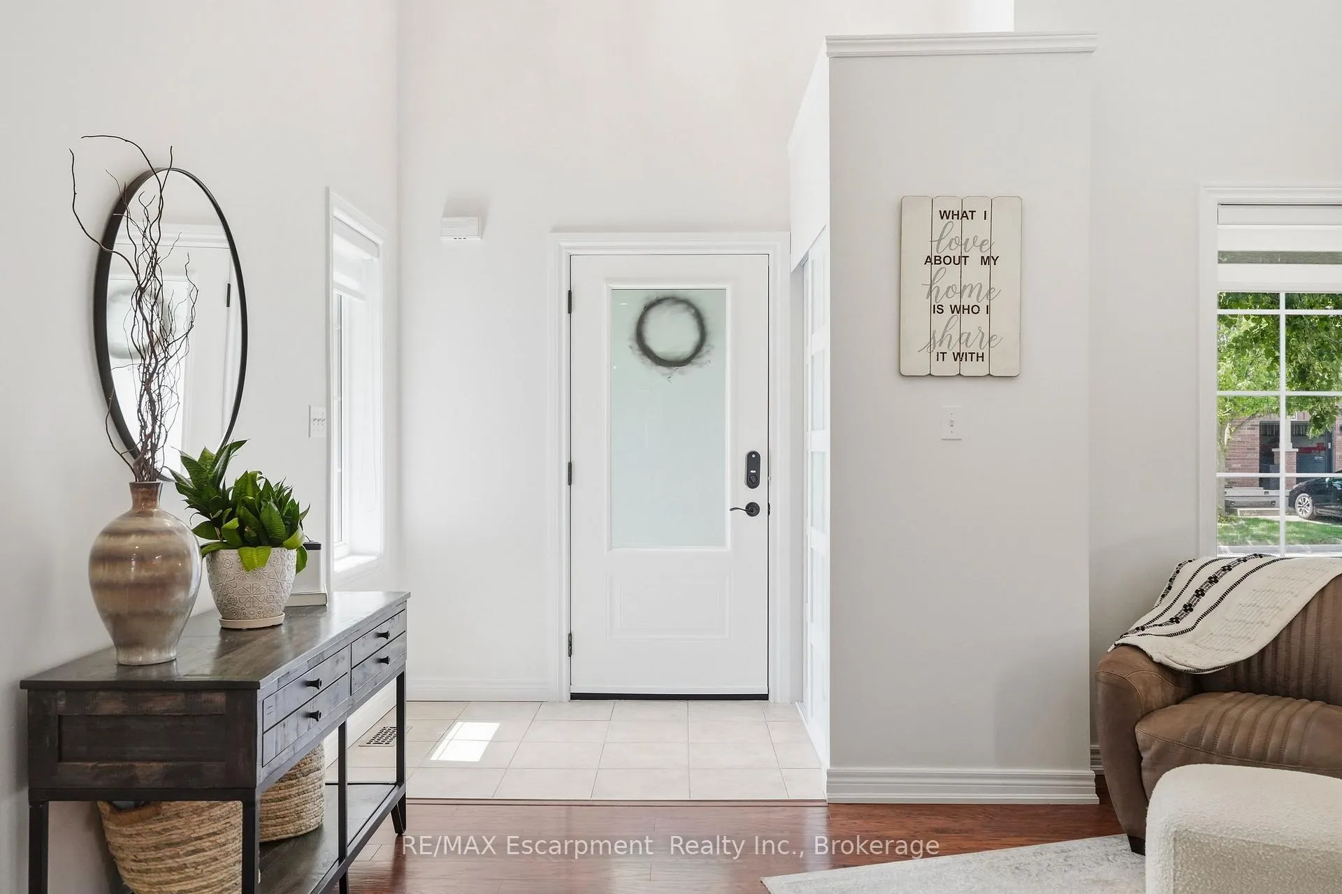 Photo 3 of 5216 Garland Crescent, Burlington, Orchard — HOMEH