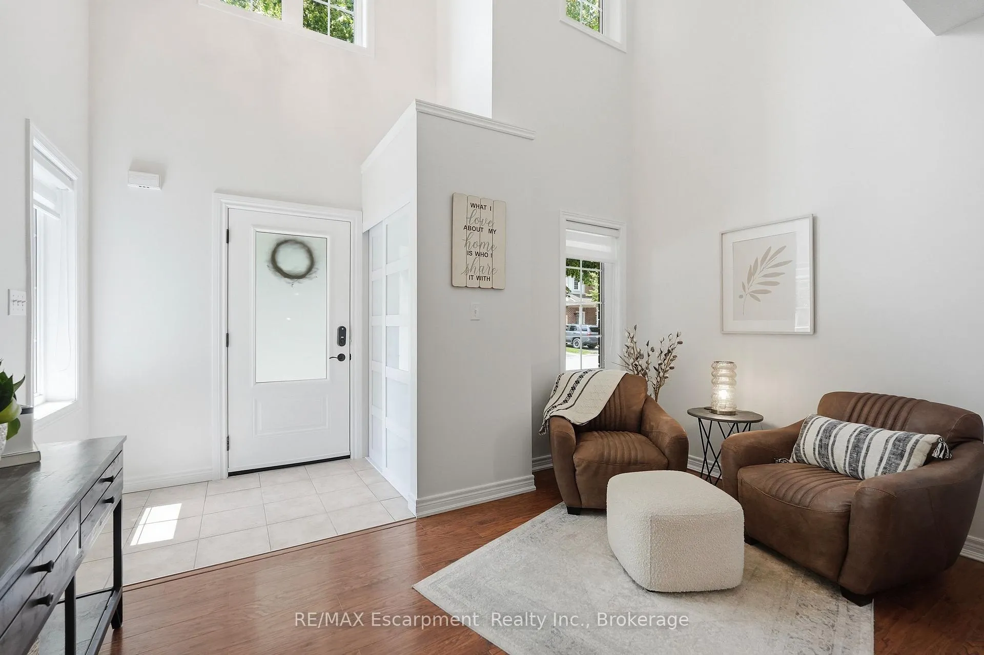 Photo 4 of 5216 Garland Crescent, Burlington, Orchard — HOMEH