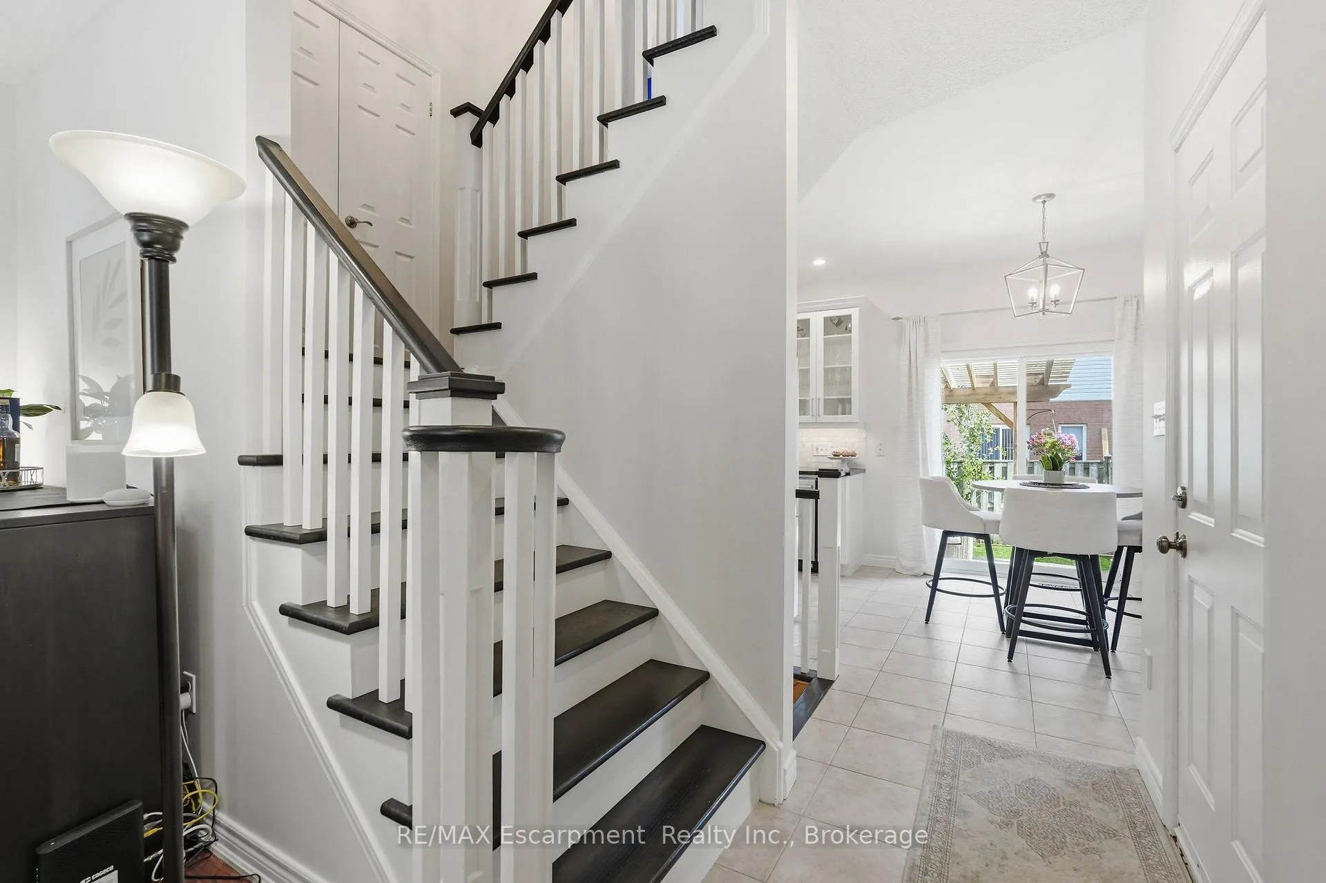 Photo 8 of 5216 Garland Crescent, Burlington, Orchard — HOMEH