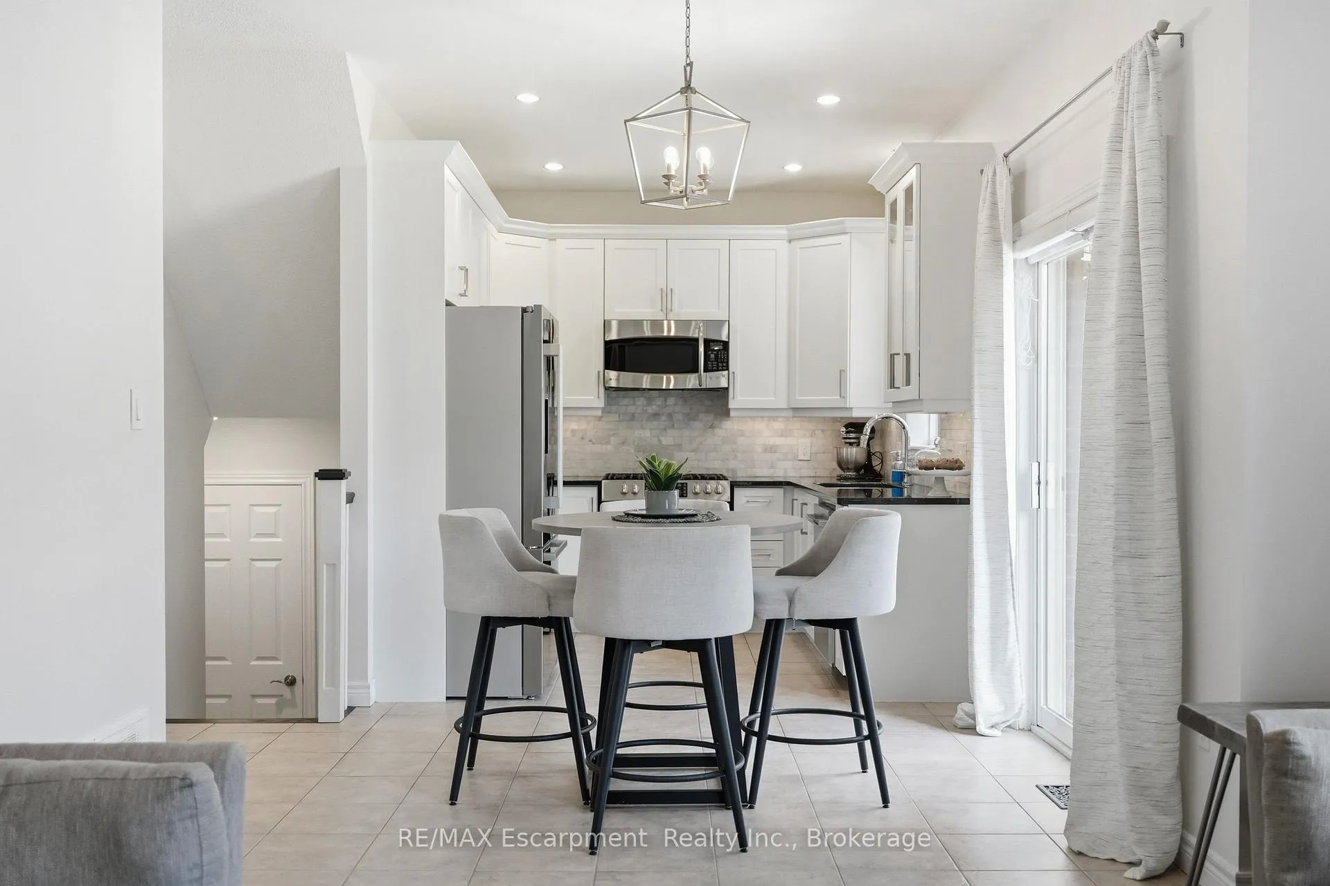 Photo 14 of 5216 Garland Crescent, Burlington, Orchard — HOMEH