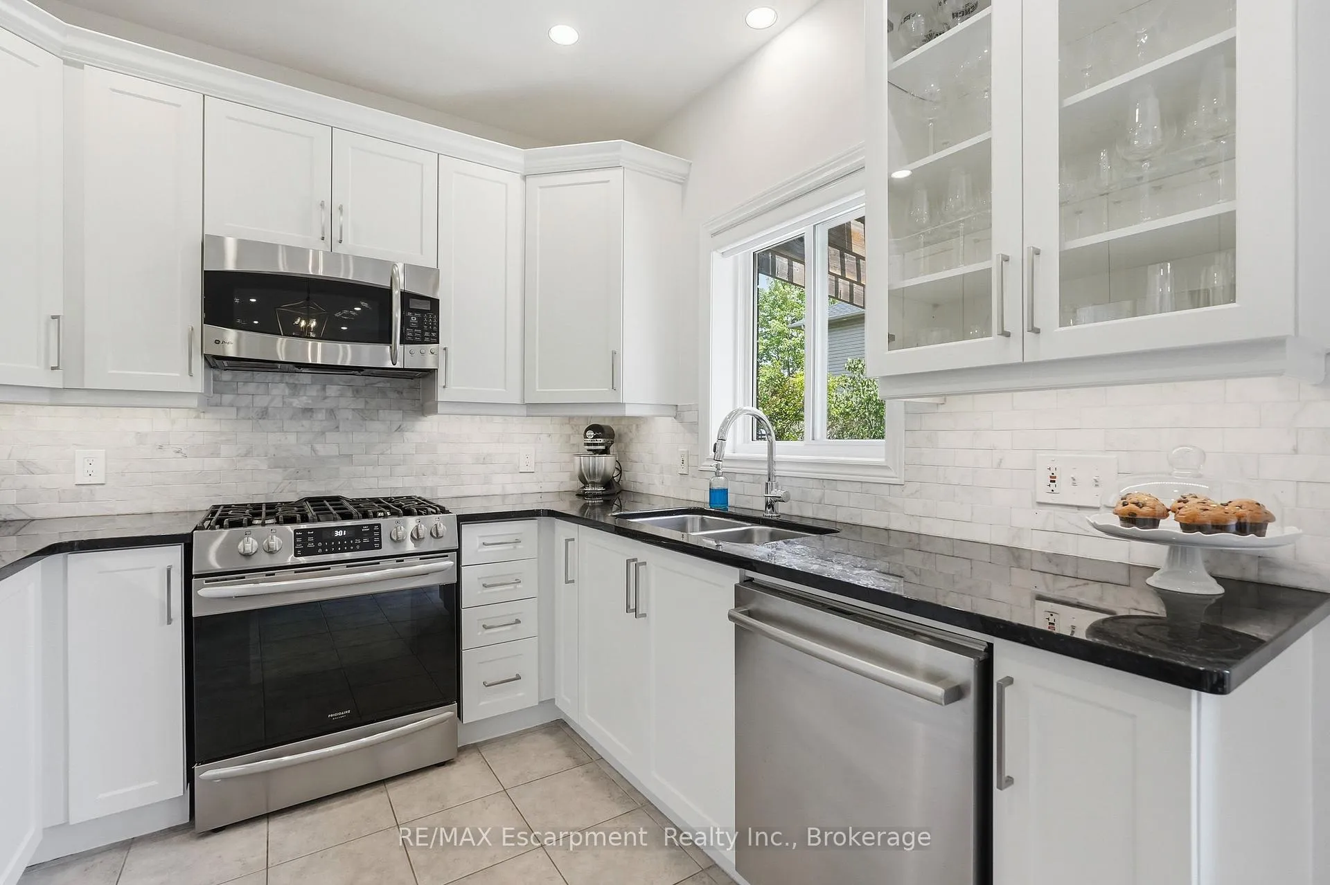 Photo 17 of 5216 Garland Crescent, Burlington, Orchard — HOMEH