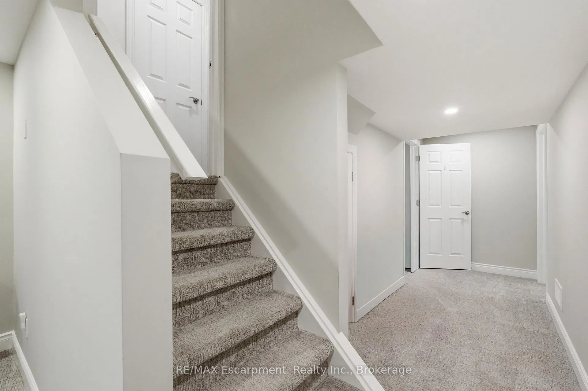 Photo 34 of 5216 Garland Crescent, Burlington, Orchard — HOMEH
