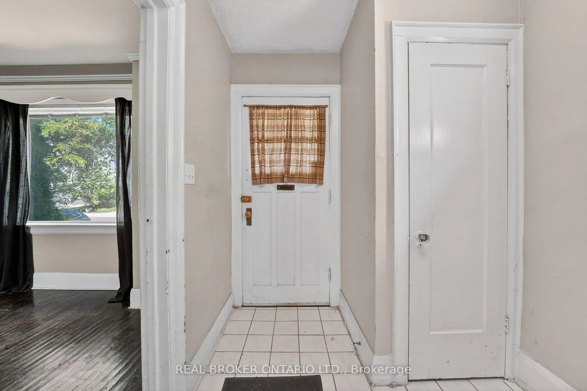 Photo 4 of 271 Manor Road E, Toronto, Mount Pleasant East — HOMEH