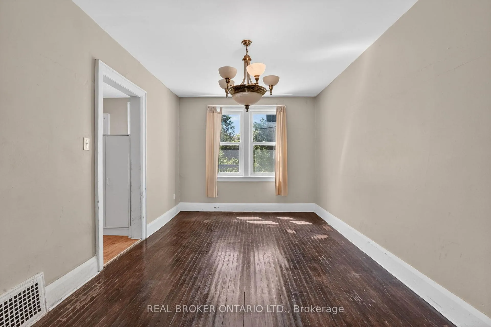 Photo 10 of 271 Manor Road E, Toronto, Mount Pleasant East — HOMEH
