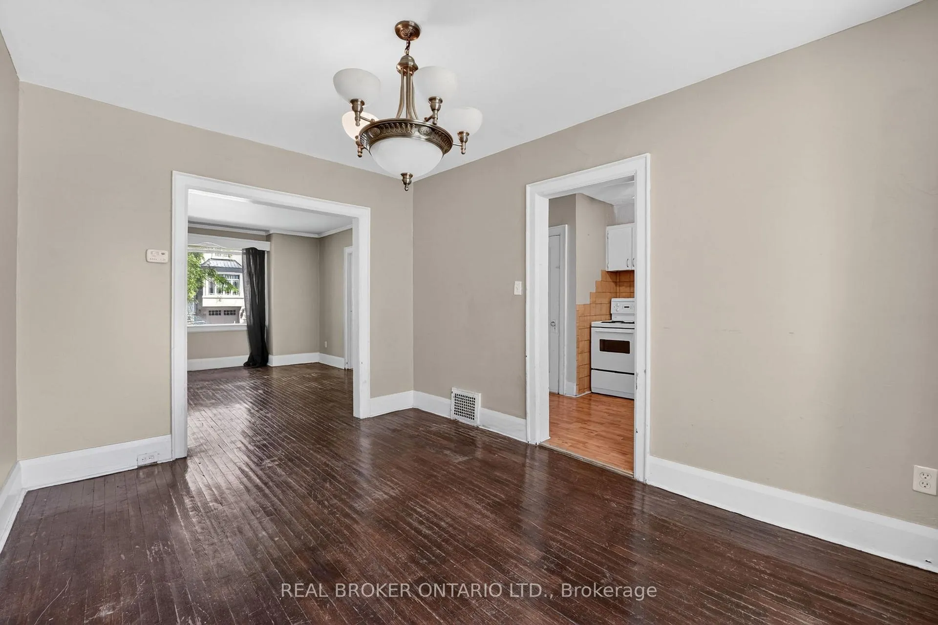 Photo 12 of 271 Manor Road E, Toronto, Mount Pleasant East — HOMEH