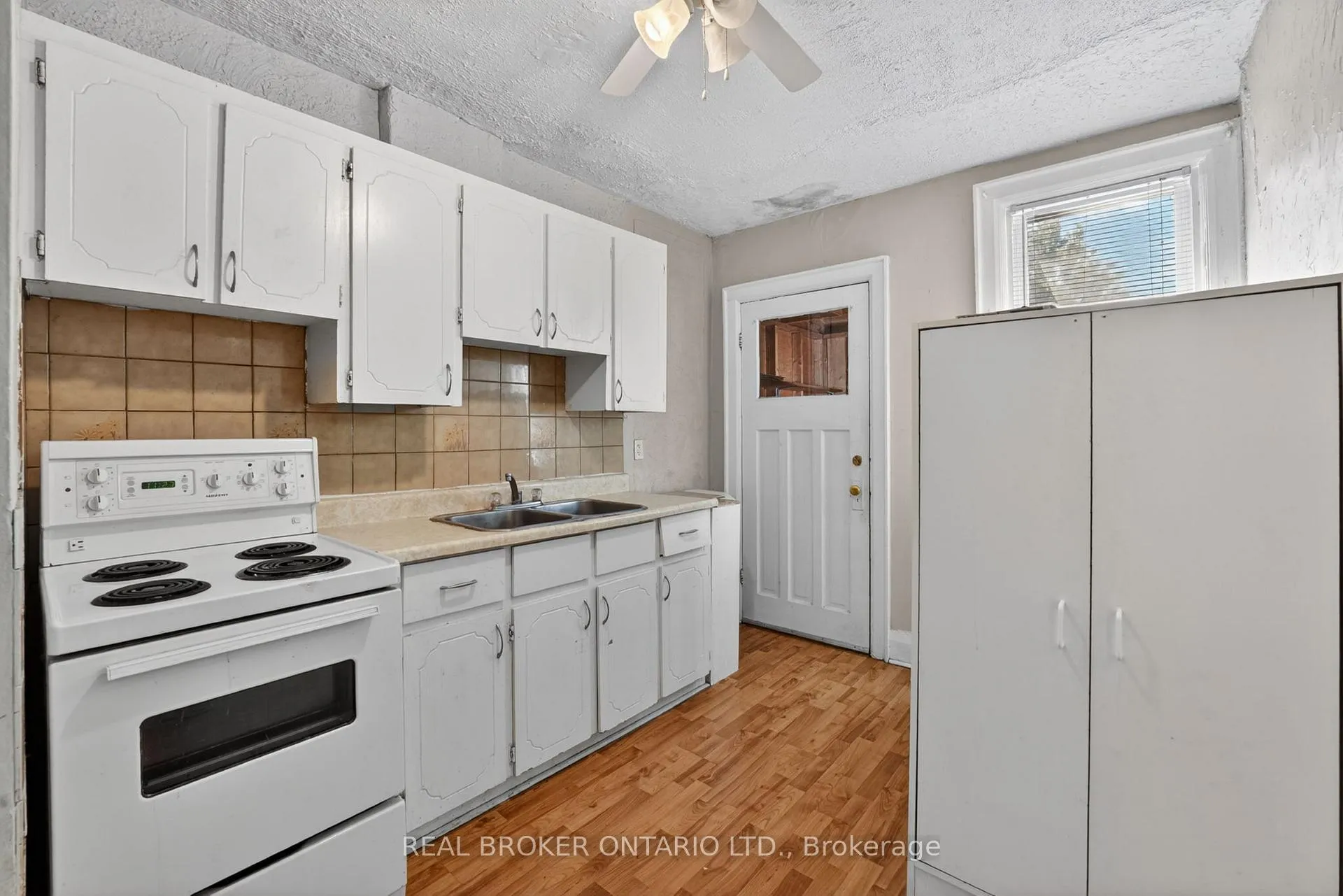 Photo 13 of 271 Manor Road E, Toronto, Mount Pleasant East — HOMEH