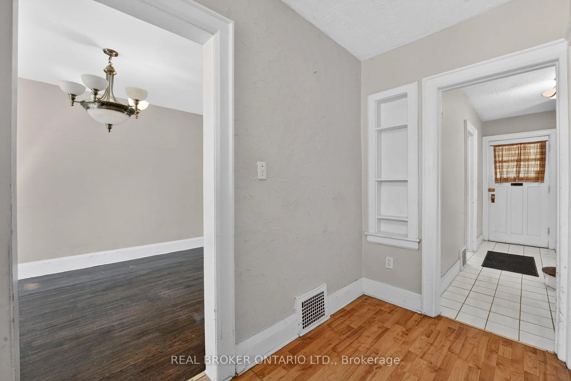Photo 17 of 271 Manor Road E, Toronto, Mount Pleasant East — HOMEH