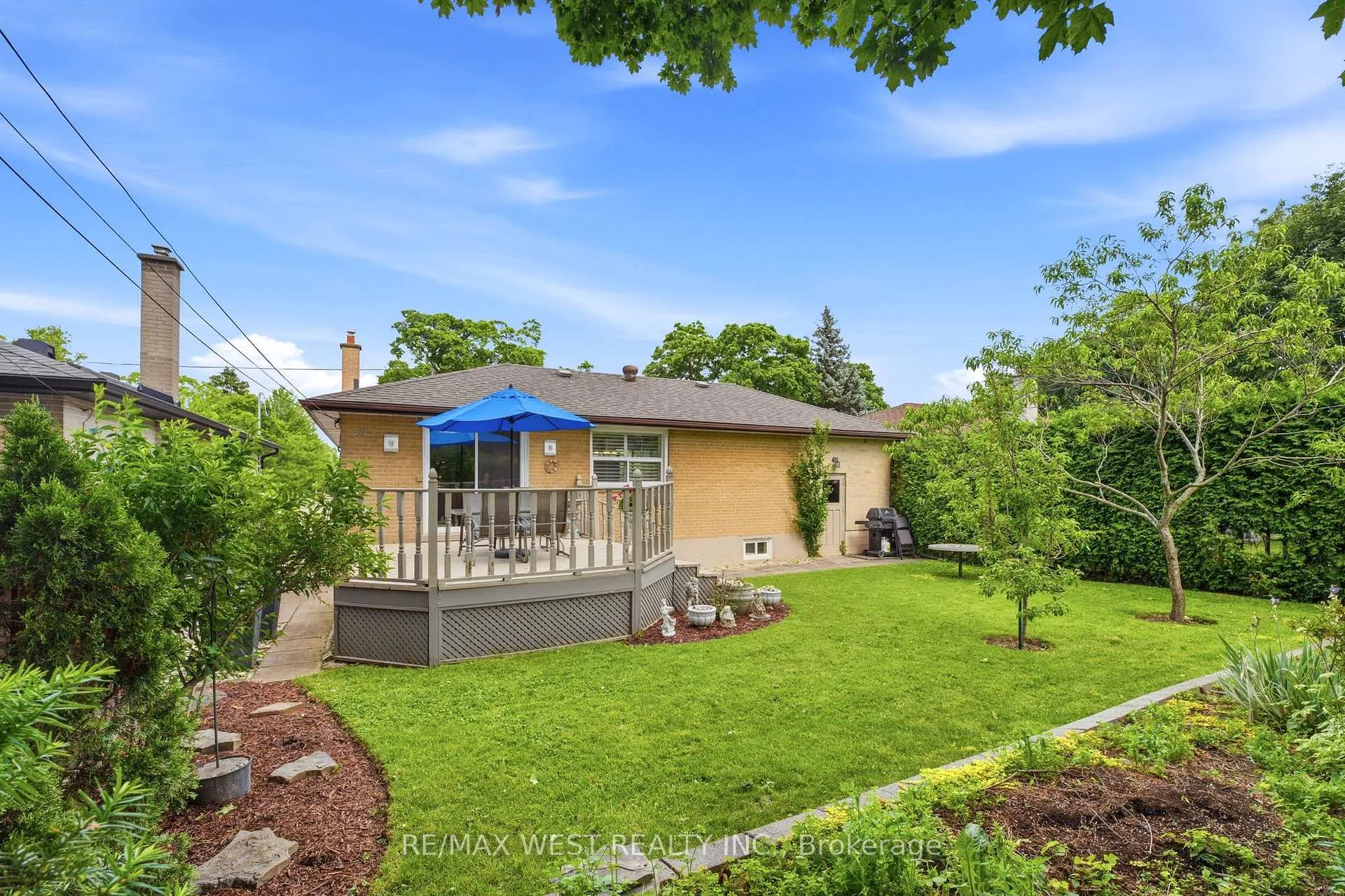 Photo 8 of 2 Renault Crescent, Etobicoke, Humber Heights — HOMEH