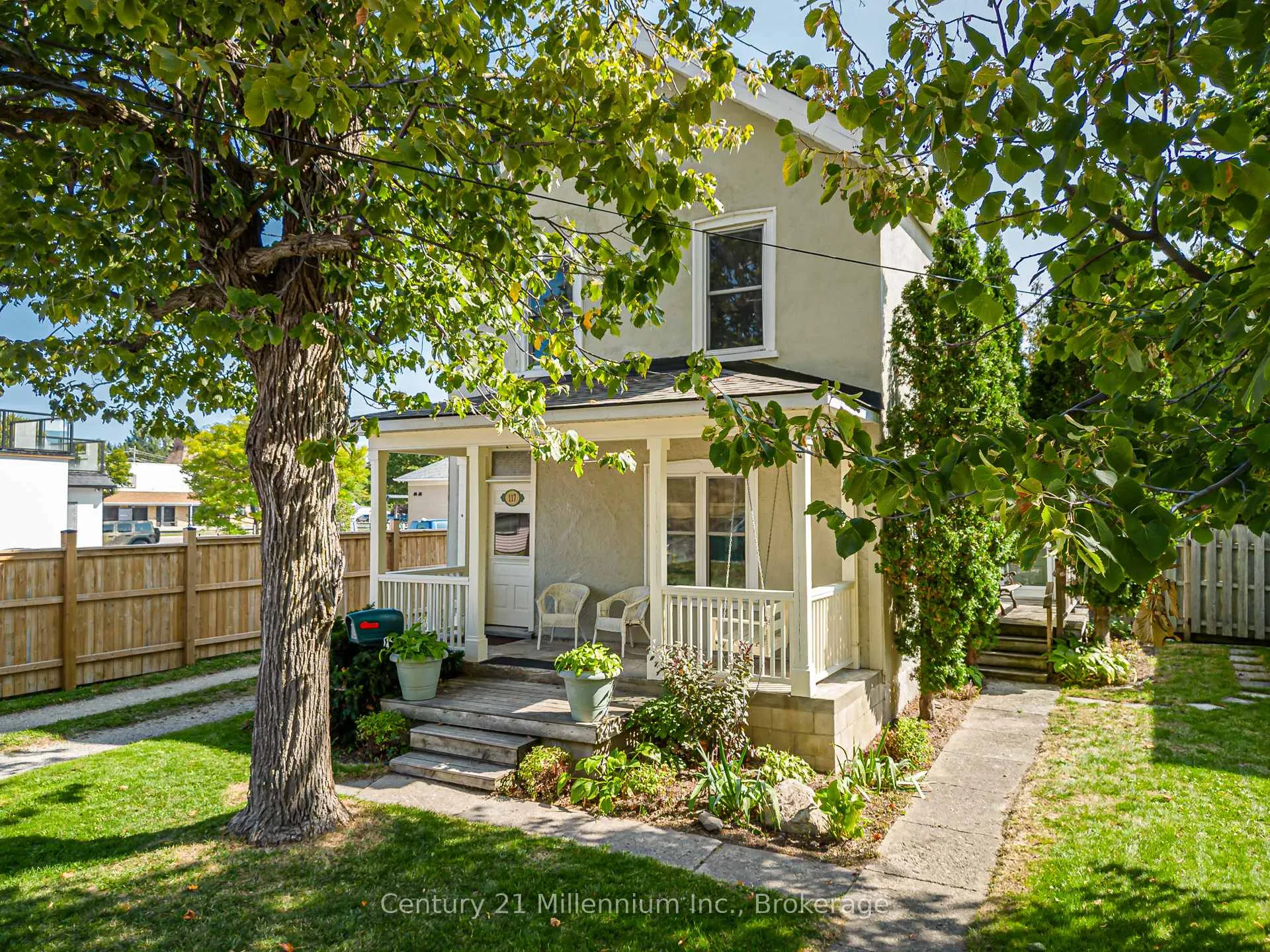 Front of 117 Elm Street