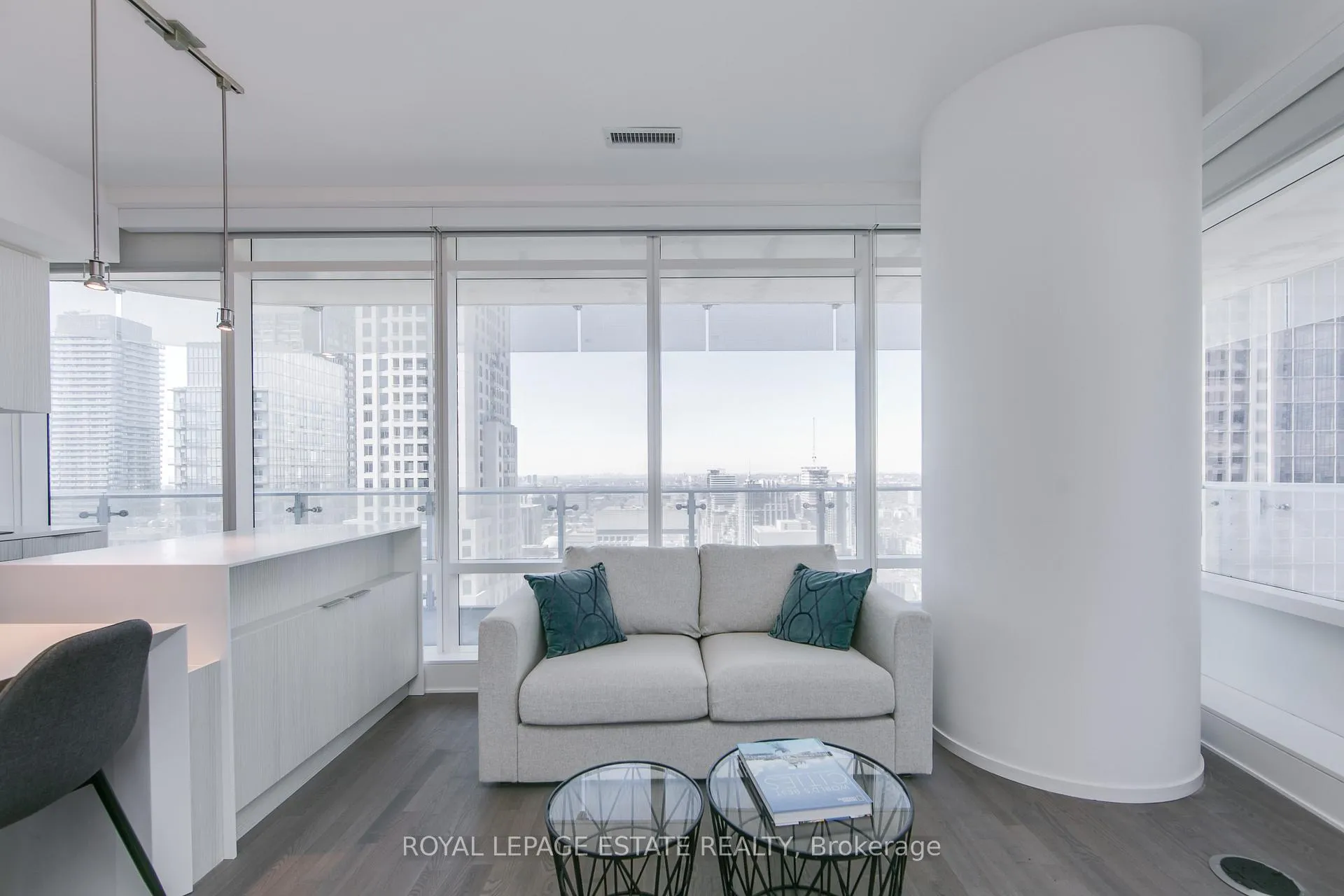 Photo 8 of Unit 3010, 1 Bloor Street E, Toronto, Church-Yonge Corridor — HOMEH