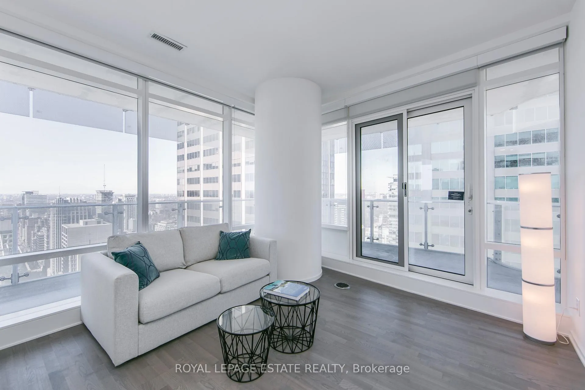 Photo 9 of Unit 3010, 1 Bloor Street E, Toronto, Church-Yonge Corridor — HOMEH