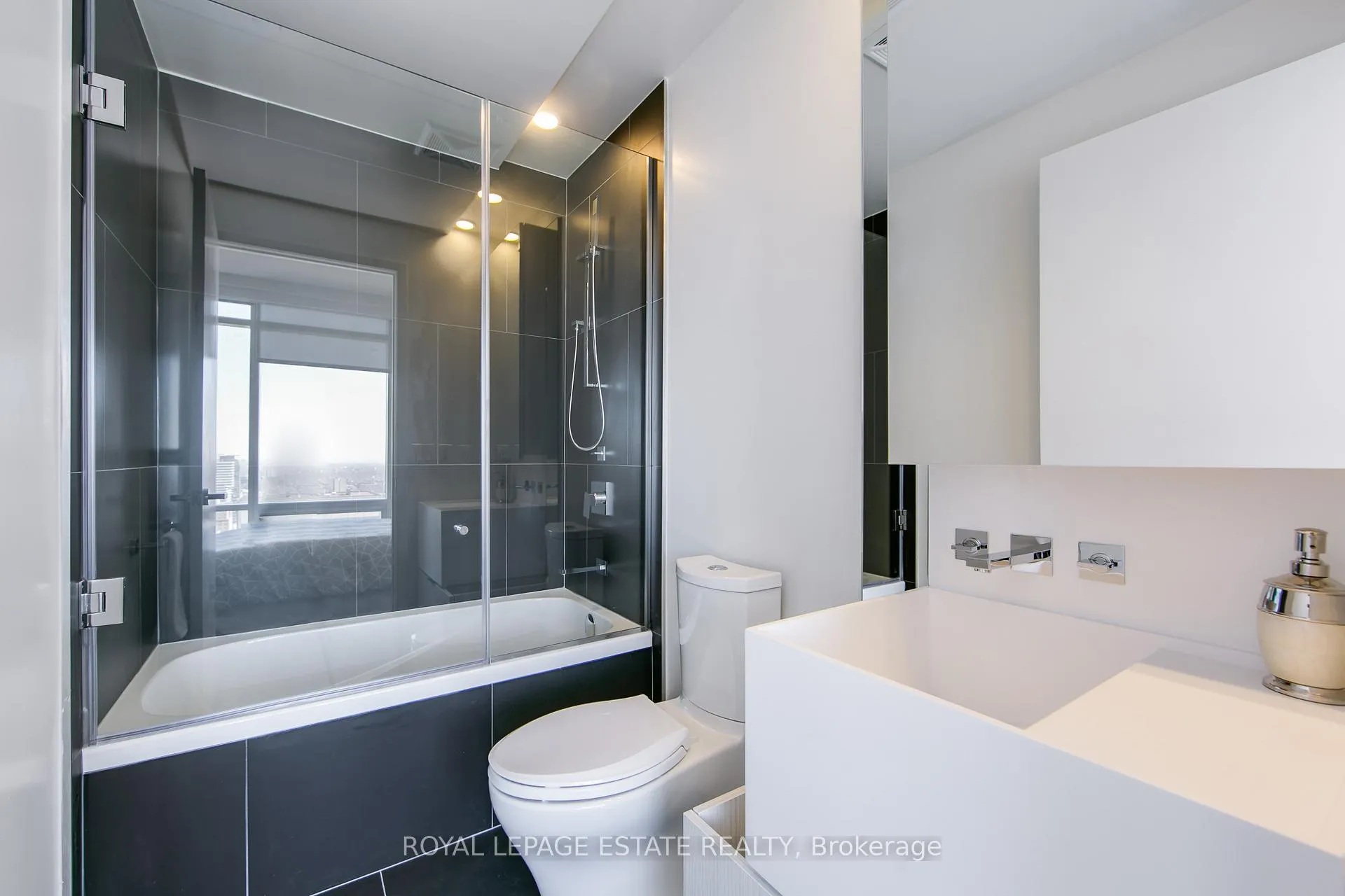 Photo 13 of Unit 3010, 1 Bloor Street E, Toronto, Church-Yonge Corridor — HOMEH