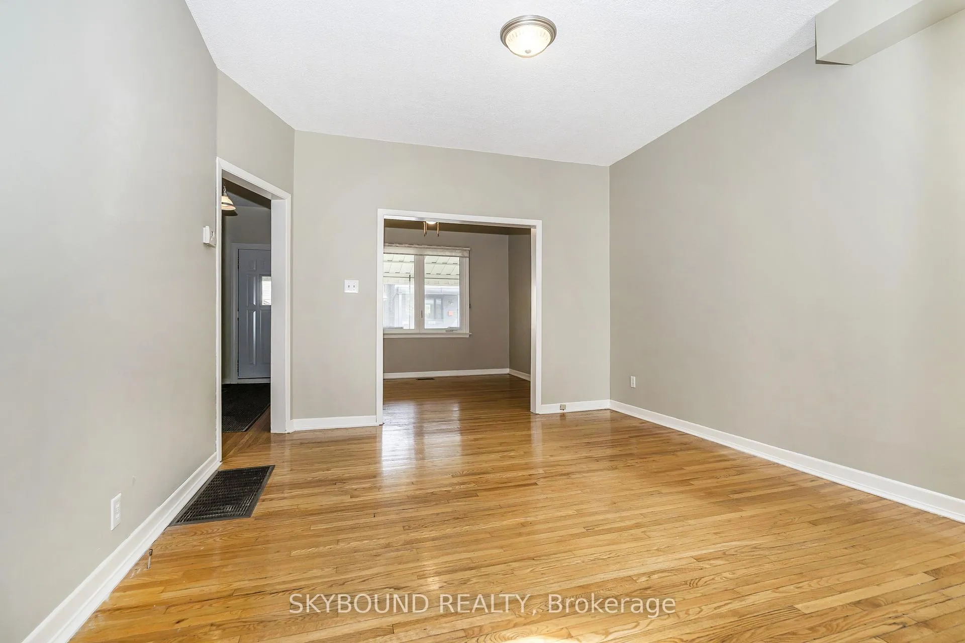 Photo 2 of 5 Manchester Avenue, Toronto, Dovercourt-Wallace Emerson-Junction — HOMEH