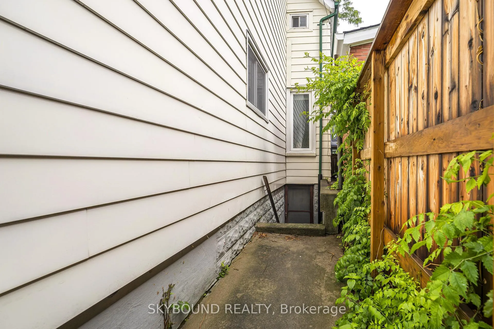 Photo 26 of 5 Manchester Avenue, Toronto, Dovercourt-Wallace Emerson-Junction — HOMEH
